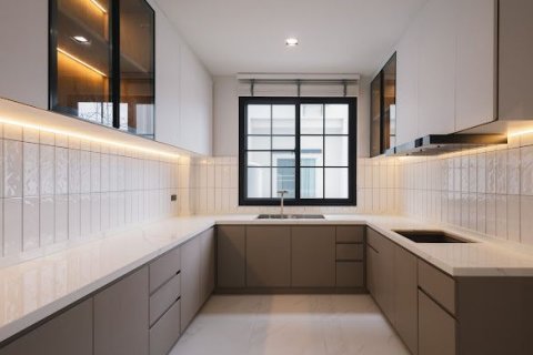 House in San Sai, Thailand 5 bedrooms № 173403 - photo 16