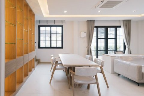 House in San Sai, Thailand 5 bedrooms № 173403 - photo 9
