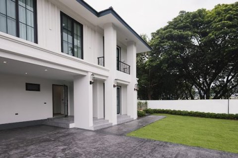 House in San Sai, Thailand 5 bedrooms № 173403 - photo 3