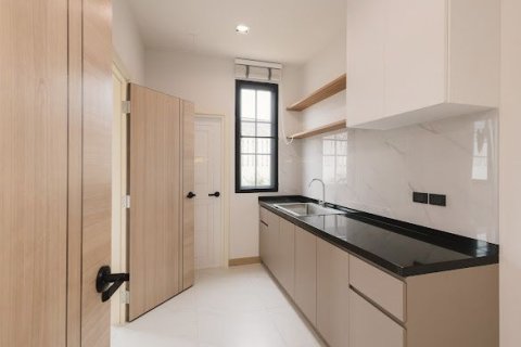 House in San Sai, Thailand 5 bedrooms № 173403 - photo 18