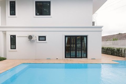 House in San Sai, Thailand 5 bedrooms № 173403 - photo 6
