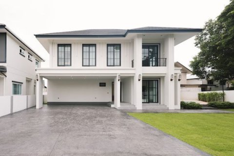 House in San Sai, Thailand 5 bedrooms № 173403 - photo 2