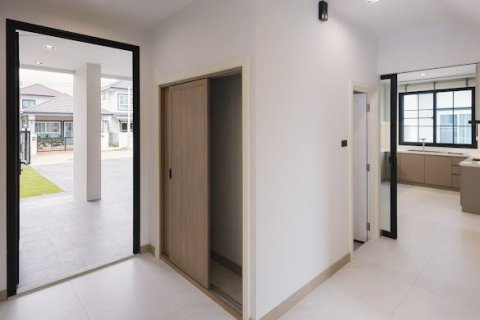 House in San Sai, Thailand 5 bedrooms № 173403 - photo 8