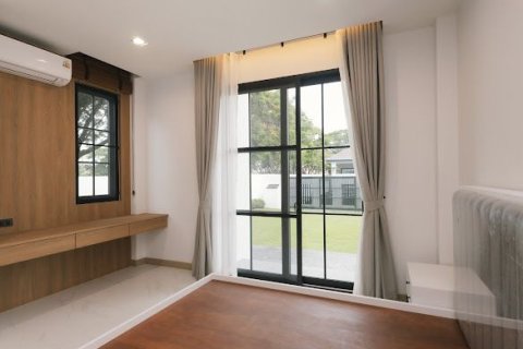 House in San Sai, Thailand 5 bedrooms № 173403 - photo 12