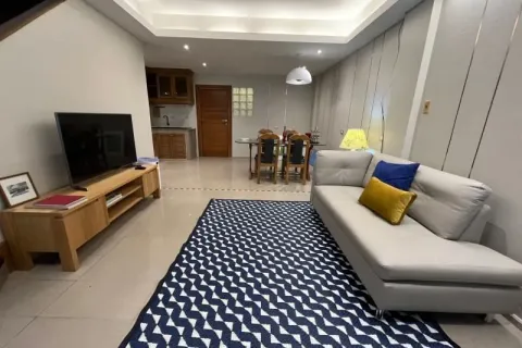 Townhouse in Phra Khanong, Bangkok, Thailand 3 bedrooms № 164510 - photo 2