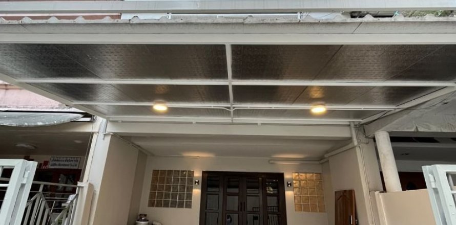 Townhouse in Phra Khanong, Bangkok, Thailand 3 bedrooms № 164510