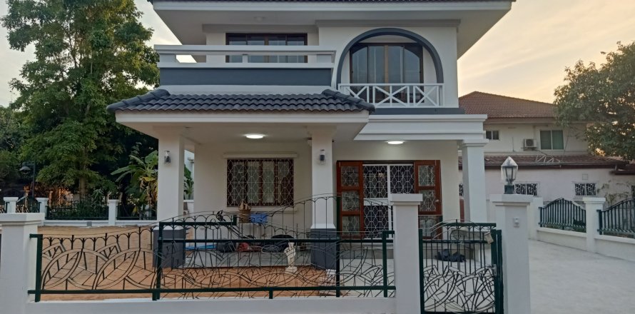 House in Khon Kaen, Thailand 3 bedrooms № 164512