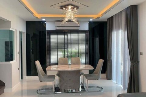 Дом в Лат Крабанге, Бангкок, Таиланд с 3 спальнями  № 148689 - фото 2