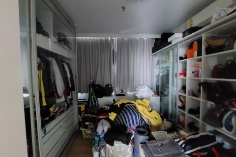 Condo à Huai Khwang, Bangkok, Thaïlande, 2 chambres  № 148489 - photo 9