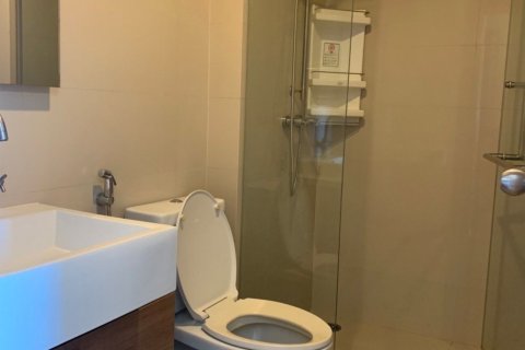 Condo in Khlong San, Bangkok, Thailand, 2 bedrooms  № 148486 - photo 8