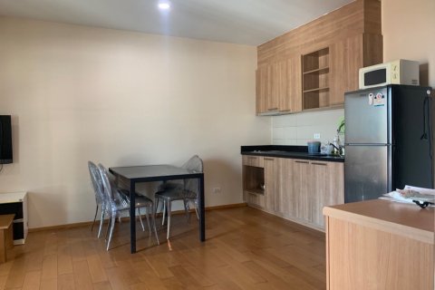 Condo in Khlong San, Bangkok, Thailand, 2 bedrooms  № 148486 - photo 2