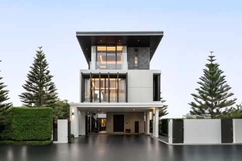 Дом в Кханнаяу, Бангкок, Таиланд с 5 спальнями № 148485 - фото 1