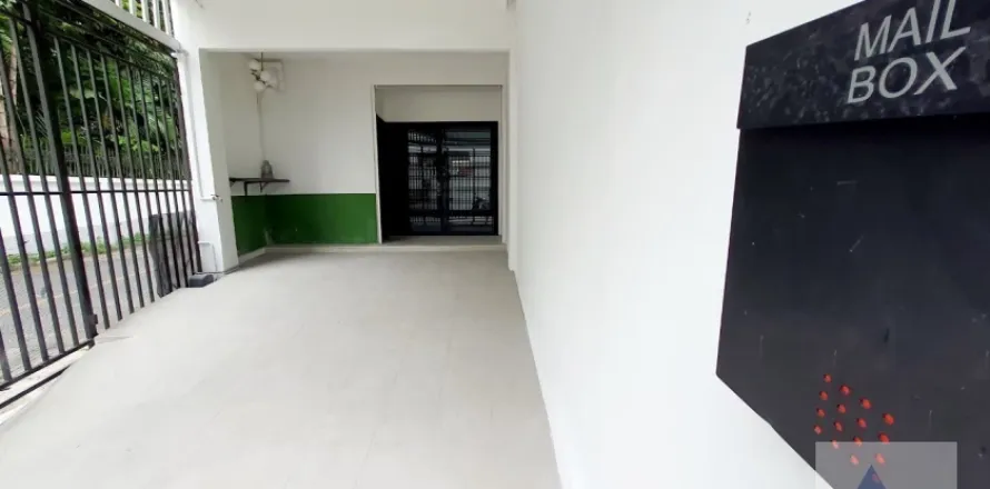 Reihenhaus in Watthana, Bangkok, Thailand 4 Schlafzimmer № 216605