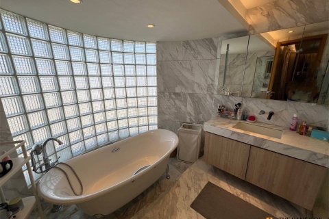 Condo in Bangkok, Thailand, 3 bedrooms  № 186914 - photo 7