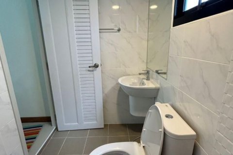 House in Ban Chang, Thailand 3 bedrooms № 162947 - photo 4