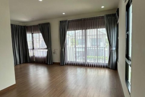 House in Ban Chang, Thailand 3 bedrooms № 162947 - photo 19