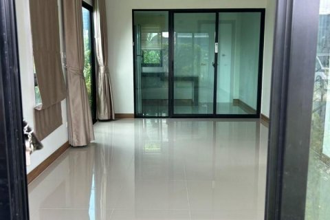 House in Ban Chang, Thailand 3 bedrooms № 162947 - photo 2