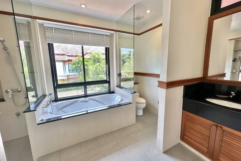 Villa in Phuket, Thailand 4 bedrooms № 137330 - photo 15