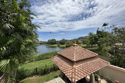 Villa in Phuket, Thailand 4 bedrooms № 137330 - photo 20