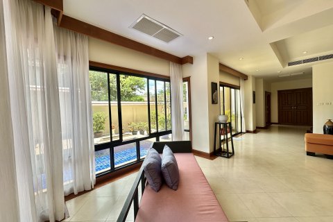 Villa in Phuket, Thailand 4 bedrooms № 137330 - photo 5