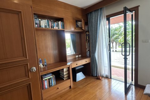 Villa in Phuket, Thailand 4 bedrooms № 137330 - photo 30