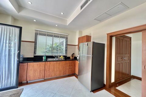 Villa in Phuket, Thailand 4 bedrooms № 137330 - photo 10
