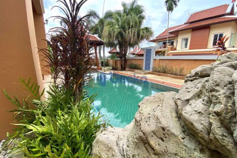 House in Pattaya, Thailand 5 bedrooms № 196638 - photo 5