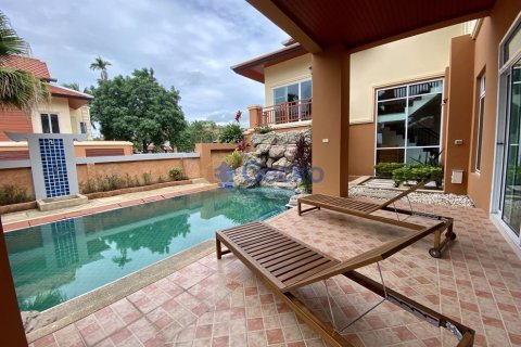 House in Pattaya, Thailand 5 bedrooms № 196638 - photo 6