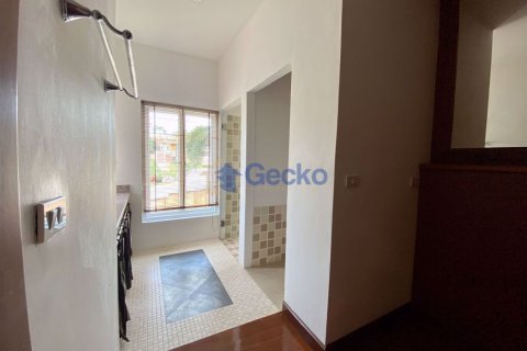 House in Pattaya, Thailand 5 bedrooms № 196638 - photo 20