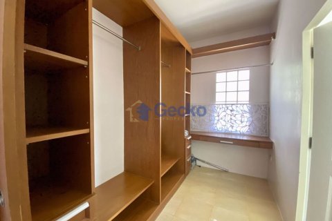 House in Pattaya, Thailand 3 bedrooms № 196634 - photo 20