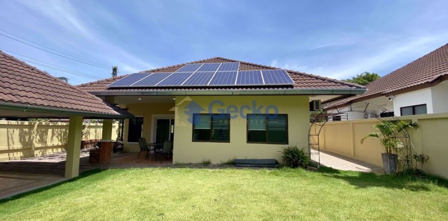 House in Pattaya, Thailand 3 bedrooms № 196634