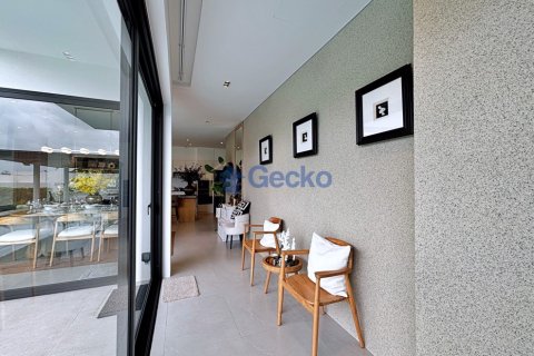 House in Pattaya, Thailand 4 bedrooms № 196636 - photo 18