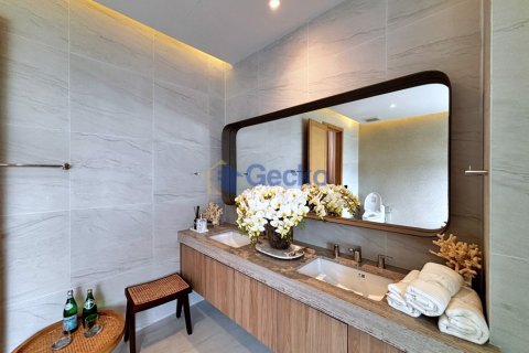 House in Pattaya, Thailand 4 bedrooms № 196636 - photo 25