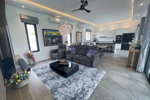 Villa in Hua Hin, Thailand 3 bedrooms № 114358 - photo 5