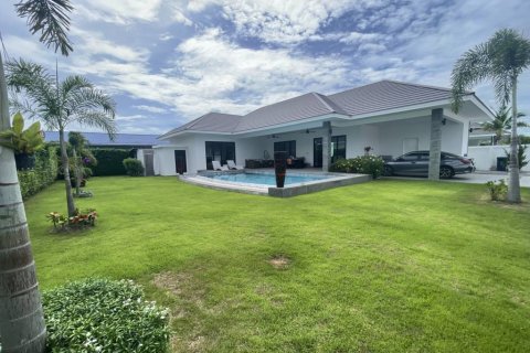 Villa in Hua Hin, Thailand 3 bedrooms № 114358 - photo 1
