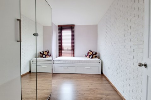 Condo in Bangkok, Thailand, 2 bedrooms  № 148777 - photo 10