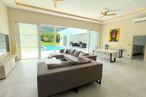 House in Ko Samui, Thailand 4 bedrooms № 130478 - photo 13