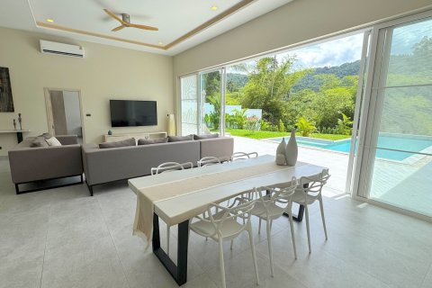 House in Ko Samui, Thailand 4 bedrooms № 130478 - photo 11