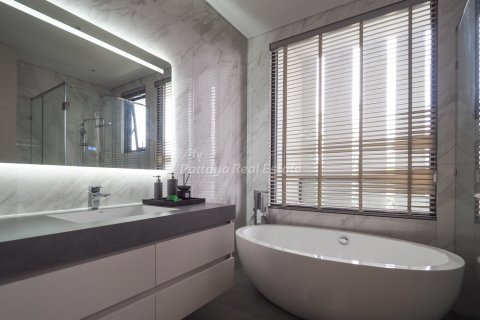 House in Bang Lamung, Thailand 4 bedrooms № 70347 - photo 15