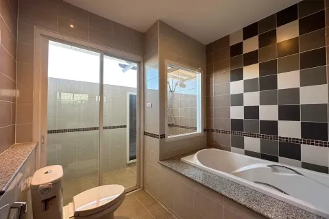 House in Chiang Mai, Thailand 4 bedrooms № 162846 - photo 13