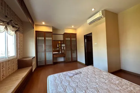 House in Chiang Mai, Thailand 4 bedrooms № 162846 - photo 14