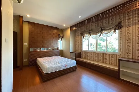 House in Chiang Mai, Thailand 4 bedrooms № 162846 - photo 11