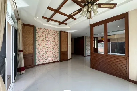 House in Chiang Mai, Thailand 4 bedrooms № 162846 - photo 3