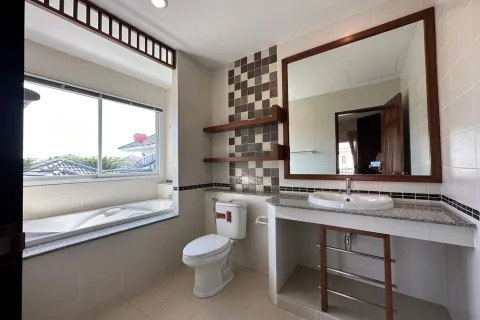 House in Chiang Mai, Thailand 4 bedrooms № 162846 - photo 17