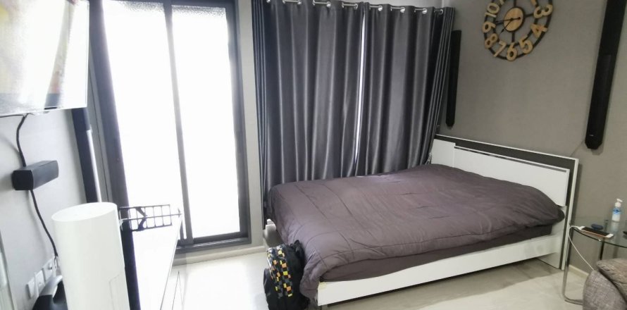 Studio in the Condo in Khlong Toei, Bangkok, Thailand  № 154194