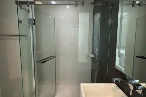 Кондоминиум с 2 спальнями в Кхлонг Сане, Бангкок, Таиланд № 154195 - фото 12