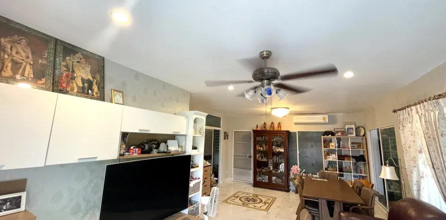 Maison à Kathu, Thaïlande 4 chambres № 154193