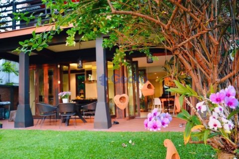 House in Pattaya, Thailand 5 bedrooms № 196890 - photo 3