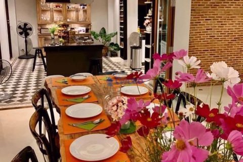 House in Pattaya, Thailand 5 bedrooms № 196890 - photo 10