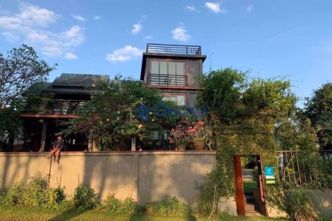 House in Pattaya, Thailand 5 bedrooms № 196890 - photo 2